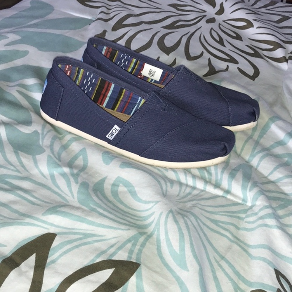 Navy Blue Toms